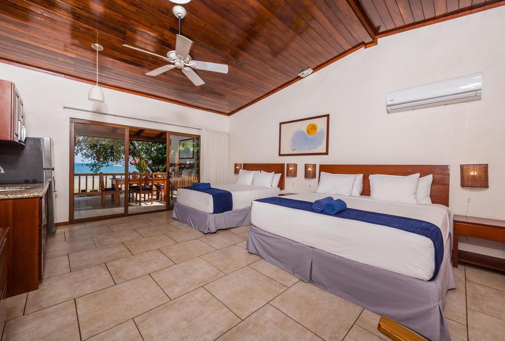 The Coast Beachfront Hotel 塔马林多 外观 照片