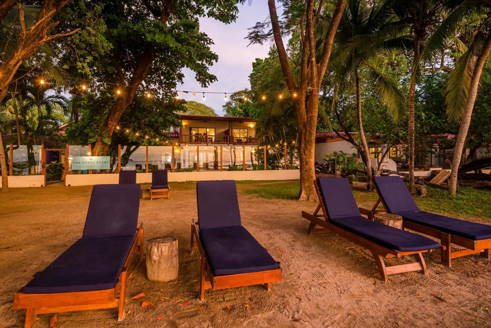 The Coast Beachfront Hotel 塔马林多 外观 照片