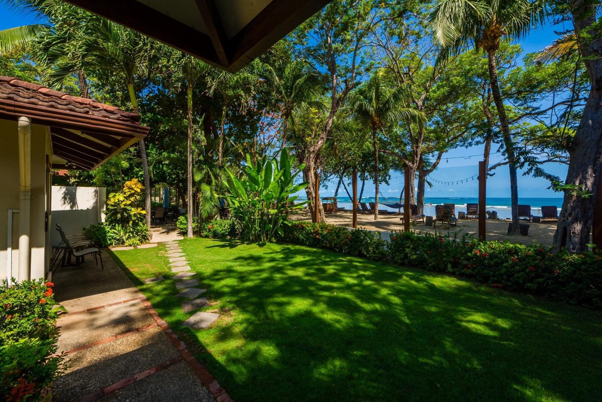 The Coast Beachfront Hotel 塔马林多 外观 照片